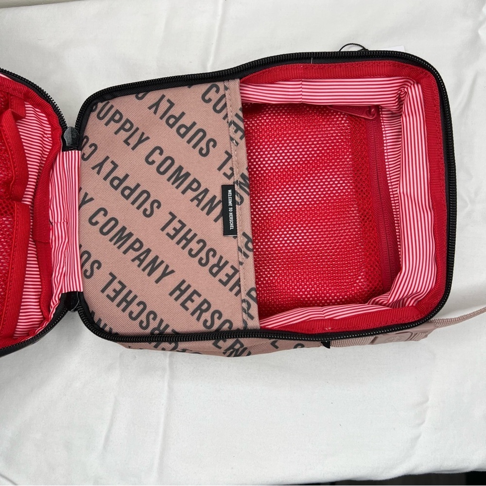Herschel Chapter Connect Travel Kit - Picture 12 of 16